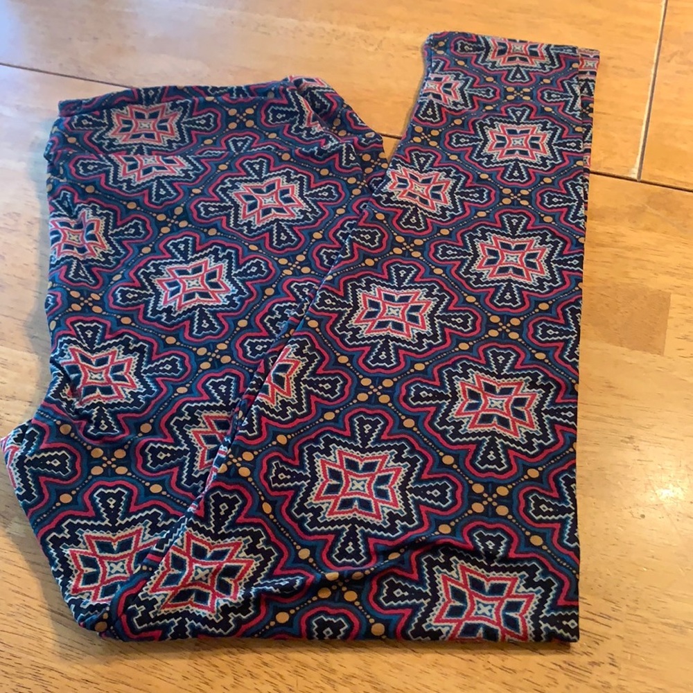 LuLaRoe Leggings Tall & Curvy Never Worn No Tags